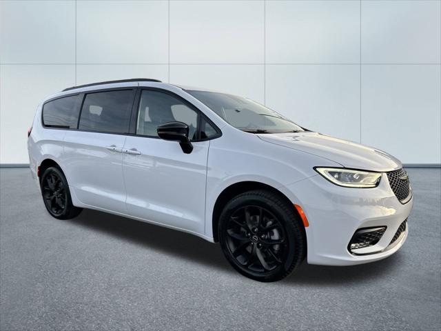 2026 Chrysler Pacifica PACIFICA SELECT AWD