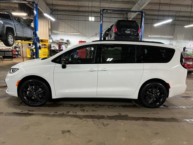 2026 Chrysler Pacifica PACIFICA LIMITED AWD