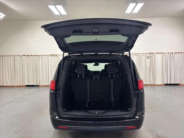 2026 Chrysler Voyager LX