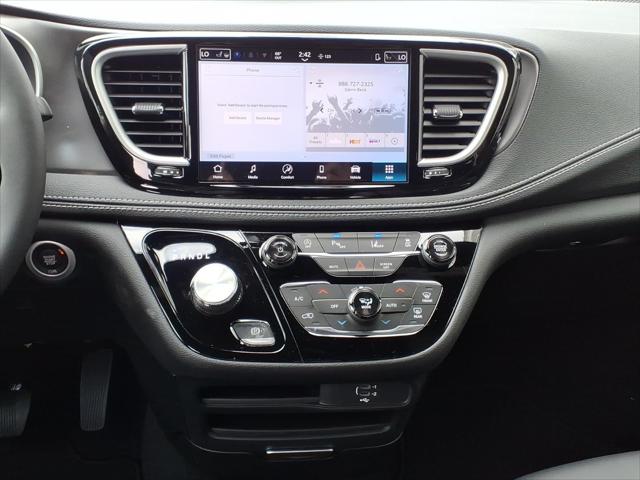 2026 Chrysler Pacifica Select AWD