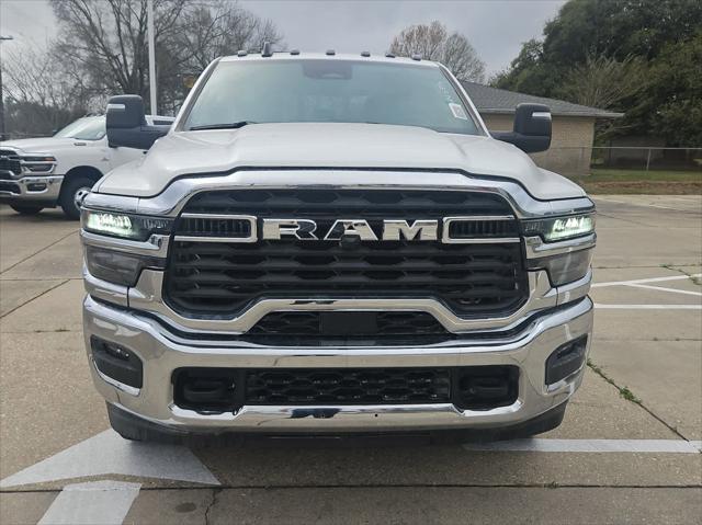 2026 RAM Ram 3500 Chassis Cab RAM 3500 TRADESMAN CREW CAB CHASSIS 4X4 60 CA