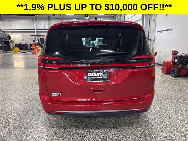 2026 Chrysler Pacifica Select