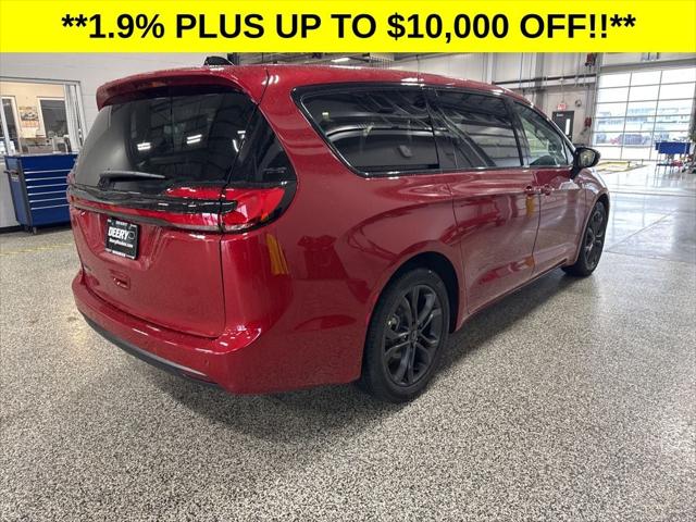 2026 Chrysler Pacifica Select