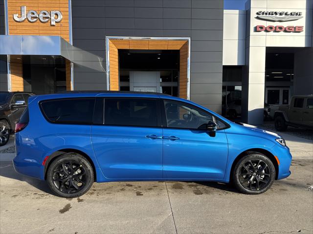 2026 Chrysler Pacifica PACIFICA LIMITED AWD