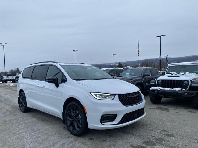2026 Chrysler Pacifica PACIFICA LIMITED AWD