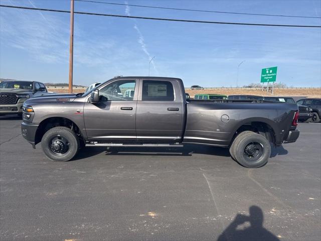 2026 RAM Ram 3500 RAM 3500 TRADESMAN CREW CAB 4X4 8 BOX