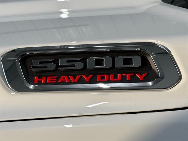 2026 RAM Ram 5500 Chassis Cab RAM 5500 TRADESMAN CHASSIS REGULAR CAB 4X4 84 CA 2026 RAM Ram 5500 Chassis Cab RAM 5500 TRADESMAN CHASSIS REGULAR CAB 4X4 84 CA