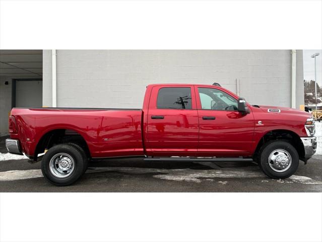 2026 RAM Ram 3500 RAM 3500 TRADESMAN CREW CAB 4X4 8 BOX