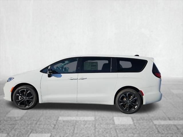2026 Chrysler Pacifica Select AWD