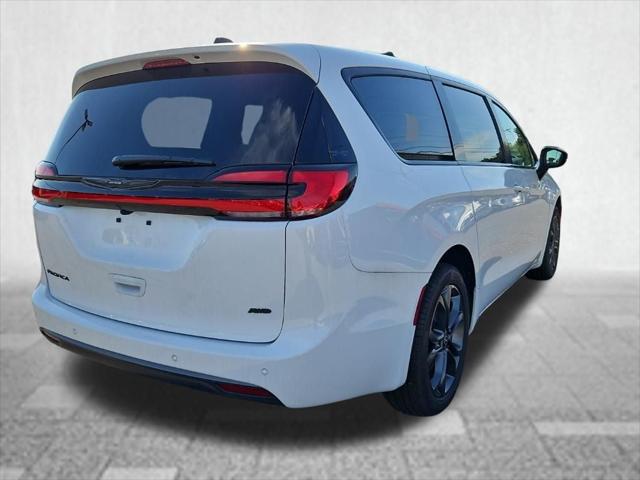 2026 Chrysler Pacifica Select AWD