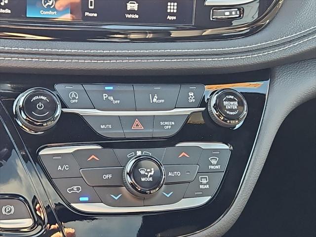 2026 Chrysler Pacifica Select AWD