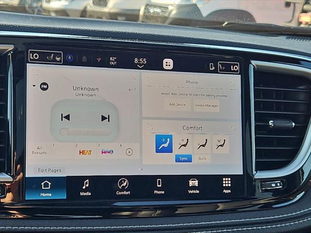 2026 Chrysler Pacifica Select AWD