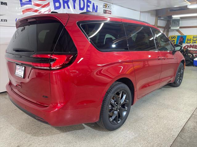 2026 Chrysler Pacifica PACIFICA SELECT AWD