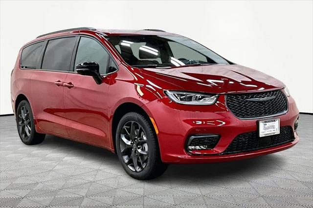 2026 Chrysler Pacifica PACIFICA SELECT AWD