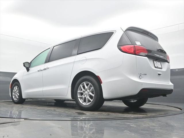 2026 Chrysler Voyager LX