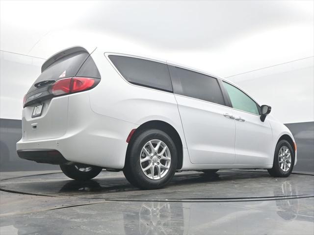 2026 Chrysler Voyager LX