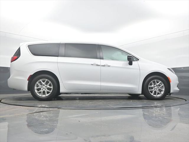 2026 Chrysler Voyager LX
