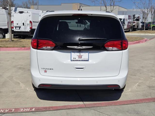 2026 Chrysler Voyager LX