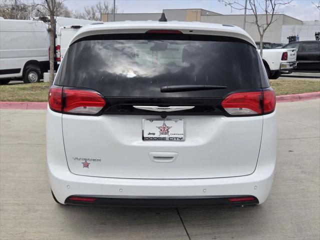 2026 Chrysler Voyager LX
