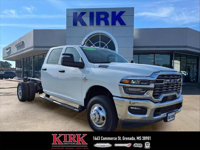 2026 RAM Ram 3500 Chassis Cab RAM 3500 TRADESMAN CREW CAB CHASSIS 4X4 60 CA