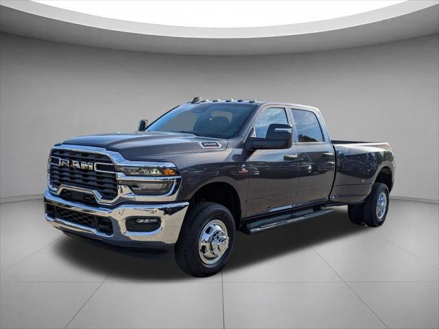 2026 RAM Ram 3500 RAM 3500 TRADESMAN CREW CAB 4X4 8 BOX
