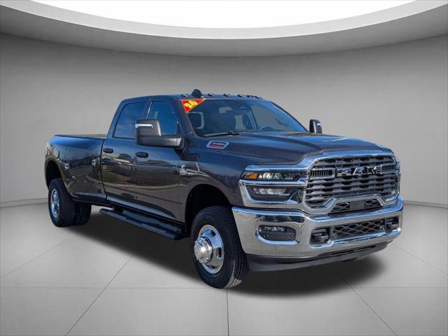 2026 RAM Ram 3500 RAM 3500 TRADESMAN CREW CAB 4X4 8 BOX