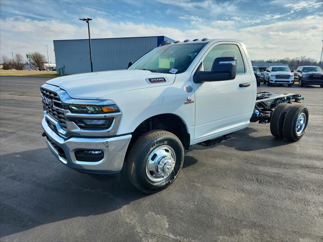 2026 RAM Ram 3500 Chassis Cab RAM 3500 TRADESMAN CHASSIS REGULAR CAB 4X4 60 CA