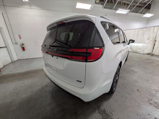 2026 Chrysler Pacifica PACIFICA SELECT AWD