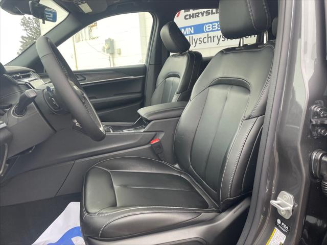 2025 Jeep Grand Cherokee GRAND CHEROKEE L LIMITED 4X4 2025 Jeep Grand Cherokee GRAND CHEROKEE L LIMITED 4X4