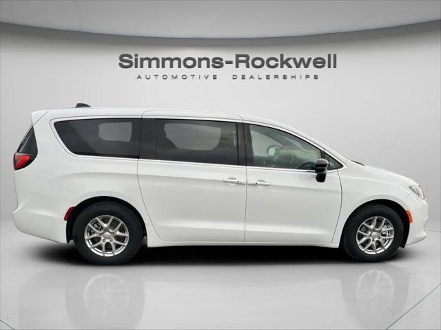 2026 Chrysler Voyager VOYAGER LX