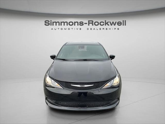 2026 Chrysler Voyager VOYAGER LX