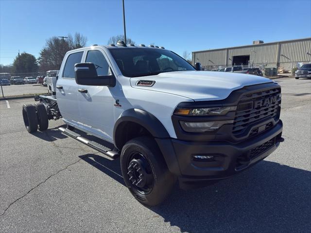 2026 RAM Ram 5500 Chassis Cab RAM 5500 TRADESMAN CHASSIS CREW CAB 4X4 84 CA