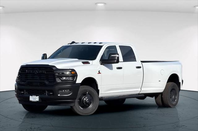 2026 RAM Ram 3500 RAM 3500 TRADESMAN CREW CAB 4X4 8 BOX