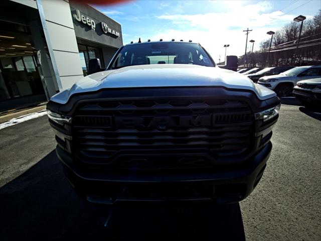 2026 RAM Ram 3500 RAM 3500 TRADESMAN CREW CAB 4X4 8 BOX