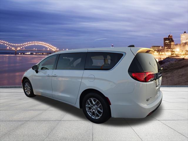 2026 Chrysler Voyager VOYAGER LX