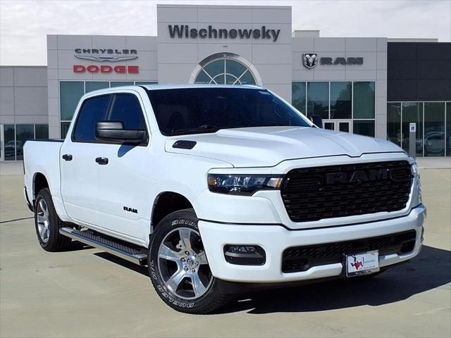 2026 RAM Ram 1500 RAM 1500 EXPRESS CREW CAB 4X4 57 BOX