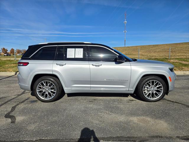 2022 Jeep Grand Cherokee Summit 4x4 2022 Jeep Grand Cherokee Summit 4x4