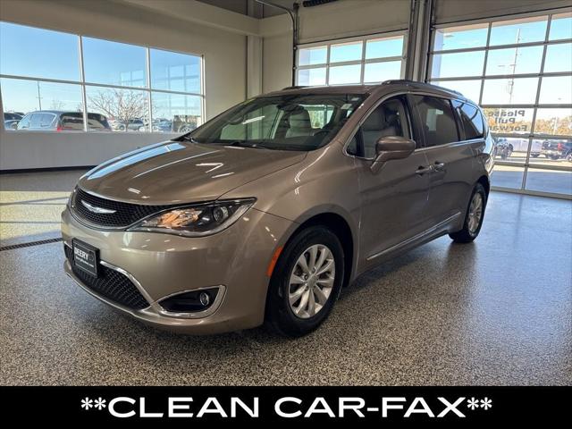 2017 Chrysler Pacifica Touring-L 2017 Chrysler Pacifica Touring-L