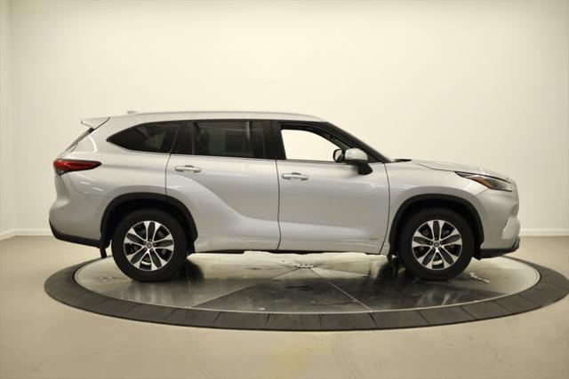 2022 Toyota Highlander Hybrid XLE 2022 Toyota Highlander Hybrid XLE