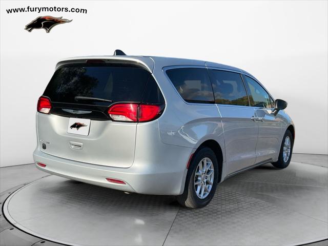 2022 Chrysler Voyager LX 2022 Chrysler Voyager LX