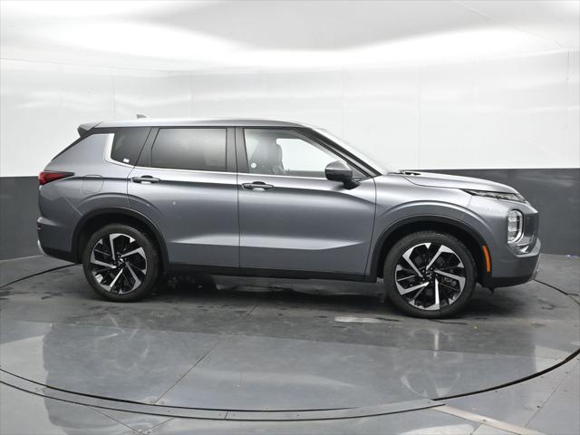 2024 Mitsubishi Outlander  2024 Mitsubishi Outlander