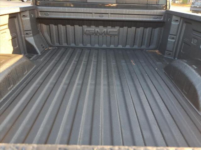 2026 GMC Sierra 2500HD Crew Cab, Standard Bed, SLT, 4WD