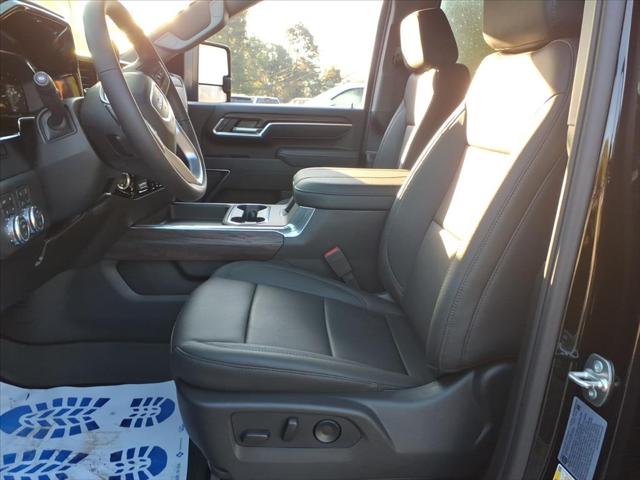 2026 GMC Sierra 2500HD Crew Cab, Standard Bed, SLT, 4WD
