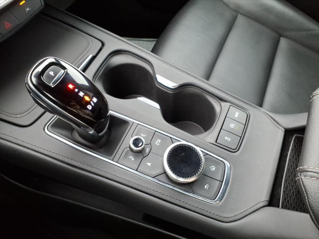 2024 Cadillac XT4 AWD Premium Luxury
