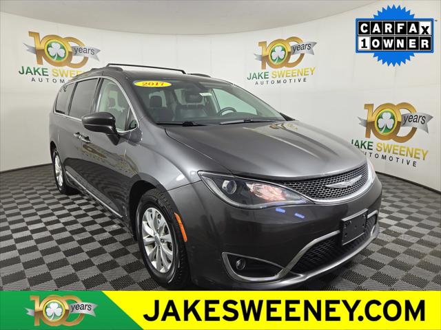 2017 Chrysler Pacifica Touring-L 2017 Chrysler Pacifica Touring-L