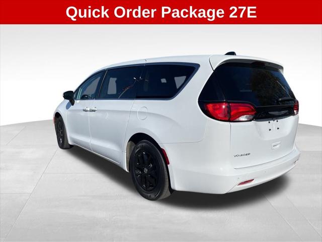 2022 Chrysler Voyager LX 2022 Chrysler Voyager LX