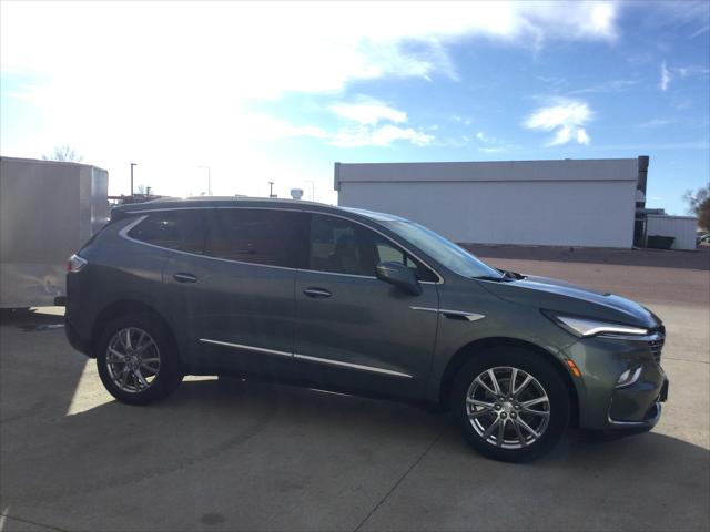 2022 Buick Enclave AWD Essence 2022 Buick Enclave AWD Essence