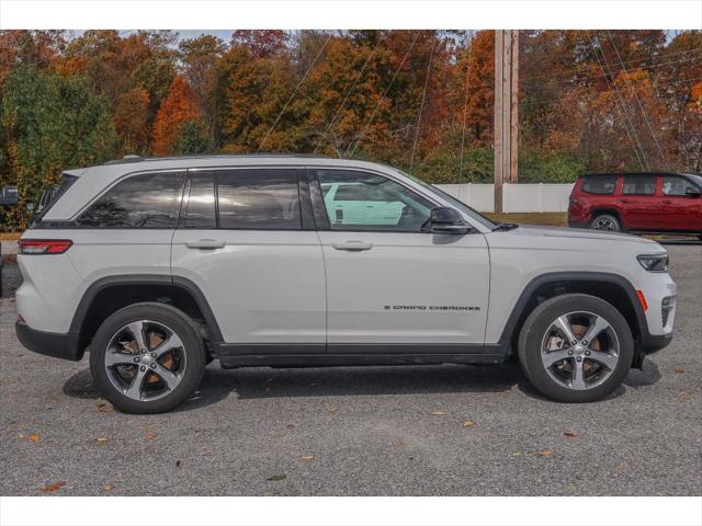 2023 Jeep Grand Cherokee Limited 4x4 2023 Jeep Grand Cherokee Limited 4x4
