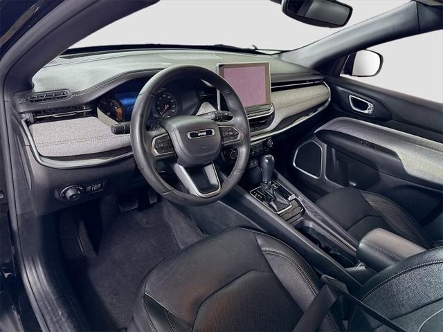 2023 Jeep Compass Latitude Lux FWD