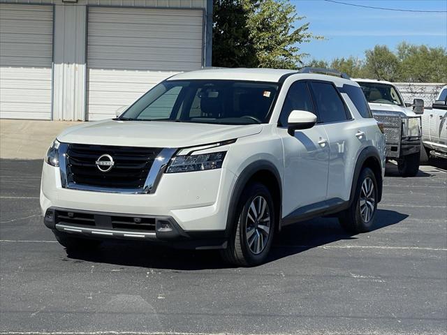 2023 Nissan Pathfinder SL FWD
